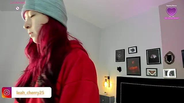 Snapshot of Leah_cherry chatting on May 8, 10:48 pm Leah cherry online show from May 8, 10:48 pm