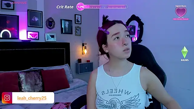 Snapshot of Leah_cherry chatting on June 5, 8:14 pm Leah cherry online show from June 5, 8:14 pm