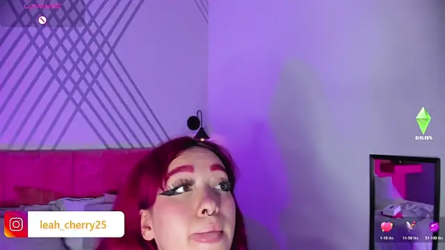 Snapshot of Leah_cherry chatting on June 12, 10:41 pm Leah cherry online show from June 12, 10:41 pm