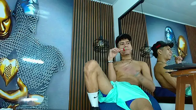 Snapshot of Skinny_cute_Alyer chatting on April 29, 2:04 am Skinny cute Alyer online show from April 29, 2:04 am