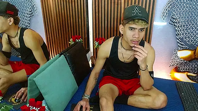 Snapshot of Skinny_cute_Alyer chatting on May 25, 3:12 am Skinny cute Alyer online show from May 25, 3:12 am