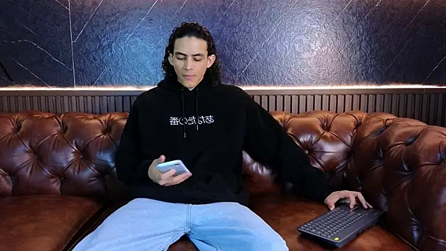 LucaAlessi online show from April 15, 1:29 pm