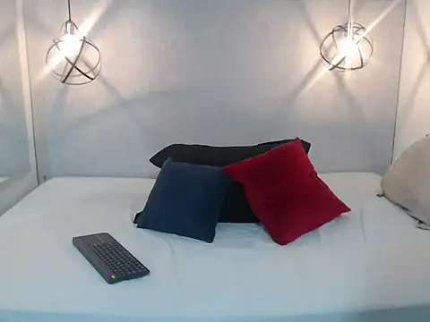 Snapshot of Migatica_johnson12 chatting on April 21, 3:24 am Migatica johnson12 online show from April 21, 3:24 am