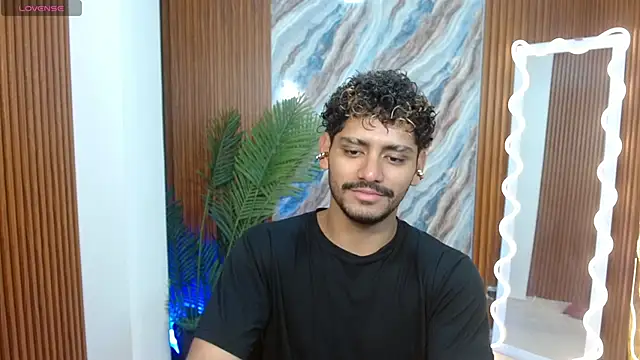 Snapshot of milo_tay chatting on April 11, 3:00 am milo tay online show from April 11, 3:00 am