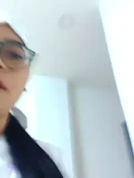 Snapshot of SOFI__10 chatting on April 15, 2:35 pm SOFI 10 online show from April 15, 2:35 pm