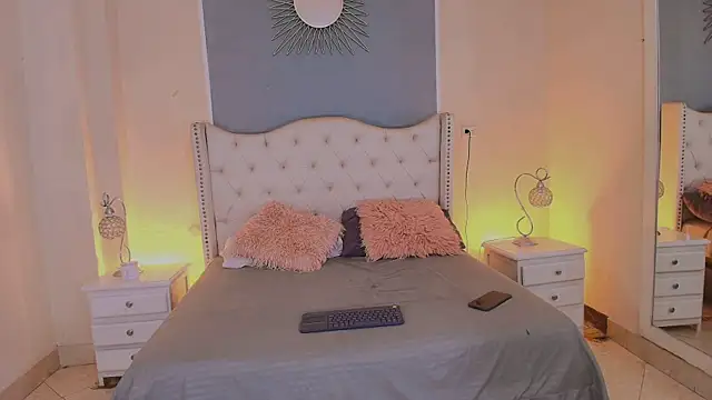 Snapshot of elizabeth_santos1 chatting on June 4, 10:05 pm elizabeth santos1 online show from June 4, 10:05 pm