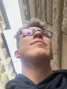 Snapshot of Patatino69 chatting on April 10, 3:50 pm Patatino69 online show from April 10, 3:50 pm