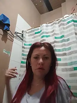 Snapshot of carolinhe26 chatting on June 23, 10:57 am carolinhe26 online show from June 23, 10:57 am