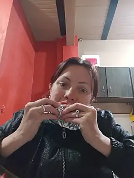 Snapshot of carolinhe26 chatting on July 7, 1:37 pm carolinhe26 online show from July 7, 1:37 pm