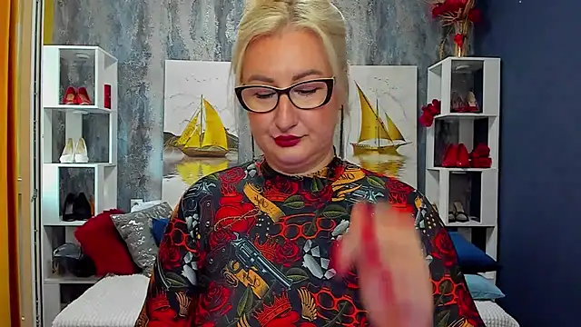 DianaFrances online show from April 23, 8:13 am