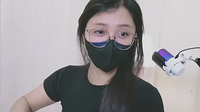 Snapshot of Chan_Chann chatting on April 19, 2:11 am Chan Chann online show from April 19, 2:11 am