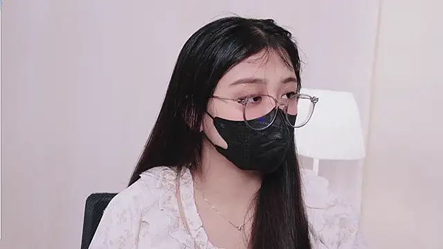 Snapshot of Chan_Chann chatting on April 20, 1:19 am Chan Chann online show from April 20, 1:19 am
