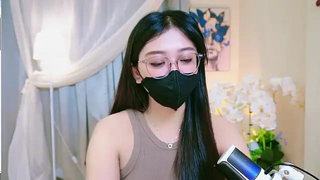 Snapshot of Chan_Chann chatting on May 7, 1:33 am Chan Chann online show from May 7, 1:33 am