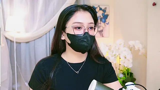 Snapshot of Chan_Chann chatting on May 8, 1:44 am Chan Chann online show from May 8, 1:44 am