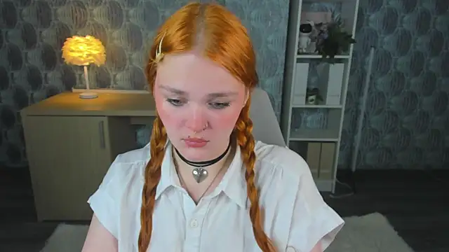 Emilly Hiil online show from July 28, 1:01 am