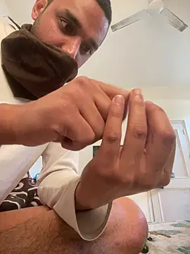 Snapshot of rathorejii chatting on April 11, 7:45 am rathorejii online show from April 11, 7:45 am