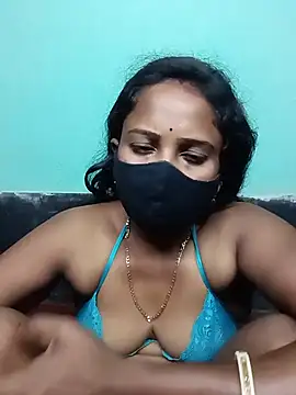 Sexy Stranger  online show from May 16, 7:45 pm