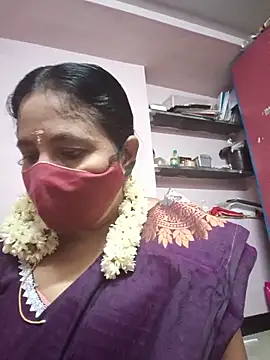 Snapshot of Tamilaunty35 chatting on May 22, 3:50 pm Tamilaunty35 online show from May 22, 3:50 pm