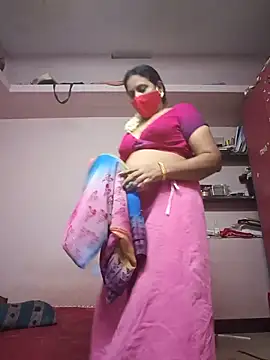 Snapshot of Tamilaunty35 chatting on May 24, 6:24 pm Tamilaunty35 online show from May 24, 6:24 pm