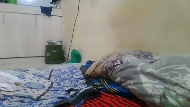 Snapshot of sweetbubbley chatting on May 16, 1:43 pm sweetbubbley online show from May 16, 1:43 pm