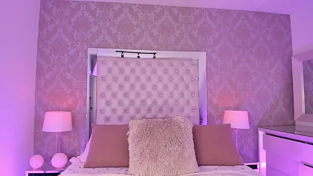 Snapshot of NatashaMilley chatting on April 24, 3:42 am NatashaMilley online show from April 24, 3:42 am