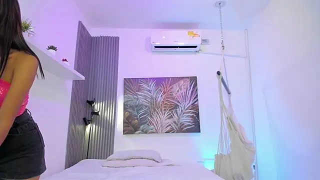 Snapshot of ivania_lua chatting on April 20, 11:24 am ivania lua online show from April 20, 11:24 am