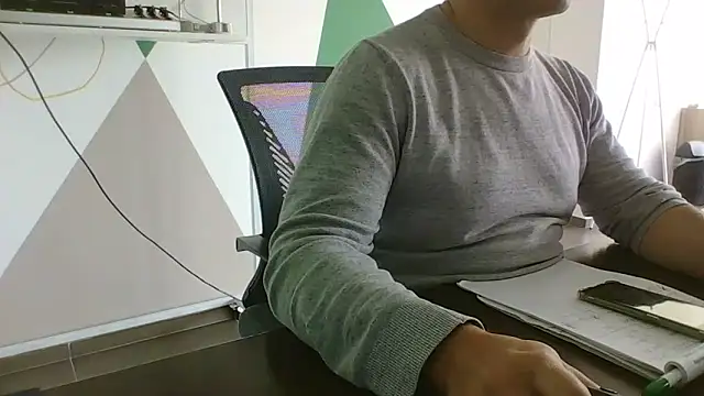 Snapshot of brunosso85ita chatting on April 15, 2:57 pm brunosso85ita online show from April 15, 2:57 pm