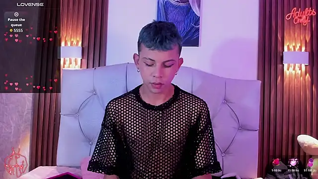 Snapshot of Apolo_Prince1 chatting on April 21, 8:23 pm Apolo Prince1 online show from April 21, 8:23 pm