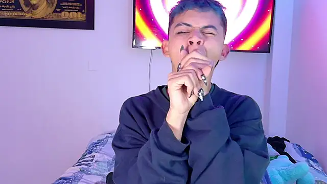 Snapshot of Apolo_Prince1 chatting on May 14, 2:07 am Apolo Prince1 online show from May 14, 2:07 am