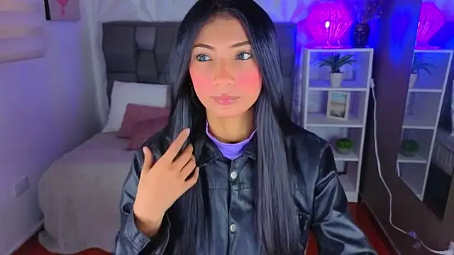 Perlaa moon  online show from June 24, 2:49 pm