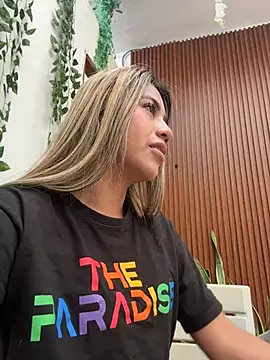 Kimmiebellarie online show from June 19, 2:10 pm