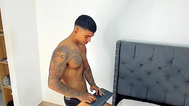 Andrewadamsx online show from April 13, 12:54 pm