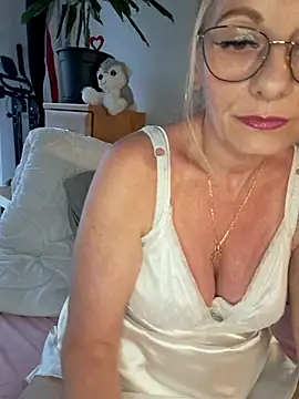 Blond lady czech online show from July 1, 5:45 pm