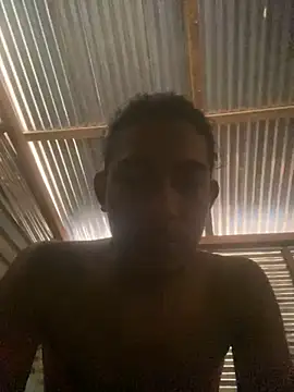 Snapshot of Mellvinn chatting on April 23, 5:37 pm Mellvinn online show from April 23, 5:37 pm