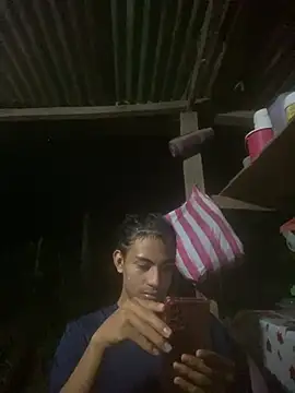 Snapshot of Mellvinn chatting on August 3, 4:22 am Mellvinn online show from August 3, 4:22 am