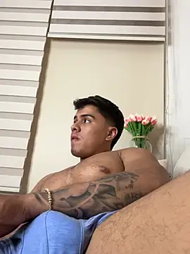 AARON SKYLON online show from April 17, 12:13 am