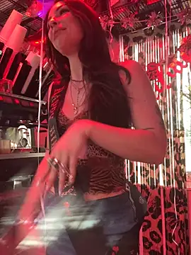 Snapshot of juicybootyquinn chatting on April 11, 1:32 am juicybootyquinn online show from April 11, 1:32 am