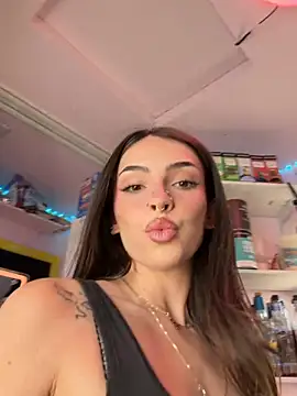 juicybootyquinn online show from July 9, 1:20 am