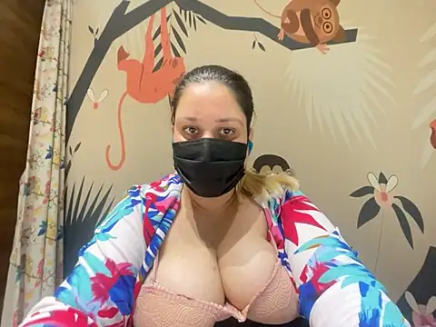 kavyasingh36 online show from May 13, 10:17 pm