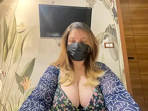 kavyasingh36 online show from May 15, 10:00 am