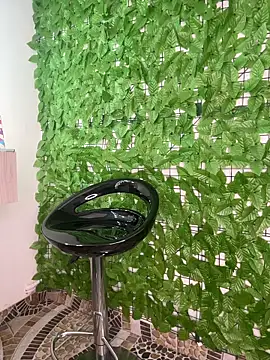 MELIZ QUEEN online show from April 29, 11:25 am