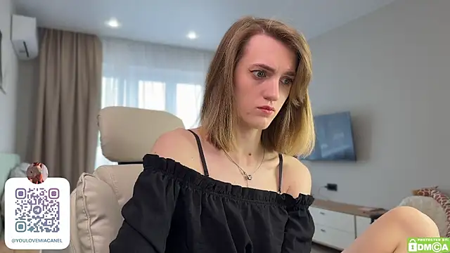 MiaKomoi online show from May 14, 9:16 am