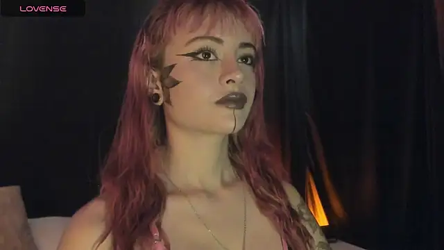 Snapshot of Miiaa_Stonee chatting on May 26, 7:10 pm Miiaa Stonee online show from May 26, 7:10 pm