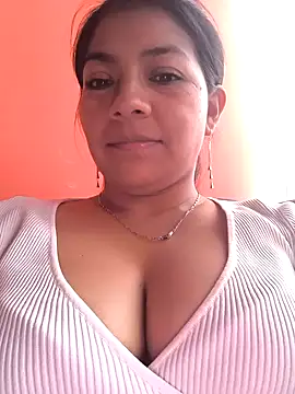 Snapshot of Tamaraxxx_hot chatting on April 15, 10:43 pm Tamaraxxx hot online show from April 15, 10:43 pm