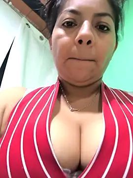 Snapshot of Tamaraxxx_hot chatting on April 23, 6:03 am Tamaraxxx hot online show from April 23, 6:03 am