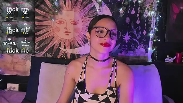Snapshot of LaxiViolet chatting on August 1, 9:25 pm LaxiViolet online show from August 1, 9:25 pm