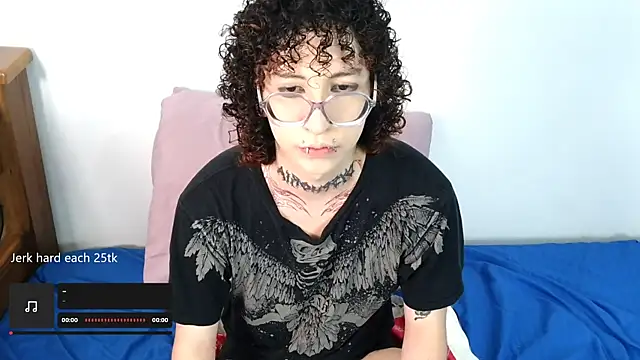 Snapshot of YourGothFemboy chatting on July 21, 9:28 pm YourGothFemboy online show from July 21, 9:28 pm