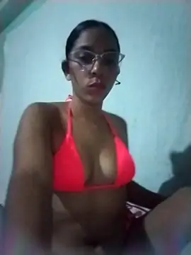 YuliBrayan online show from April 22, 2:47 am
