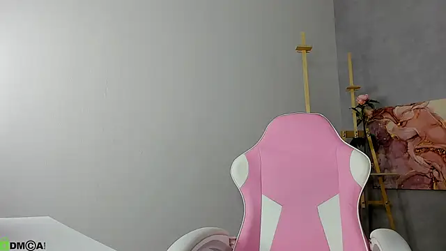 Snapshot of Milena_Milyan chatting on June 28, 1:22 am Milena Milyan online show from June 28, 1:22 am