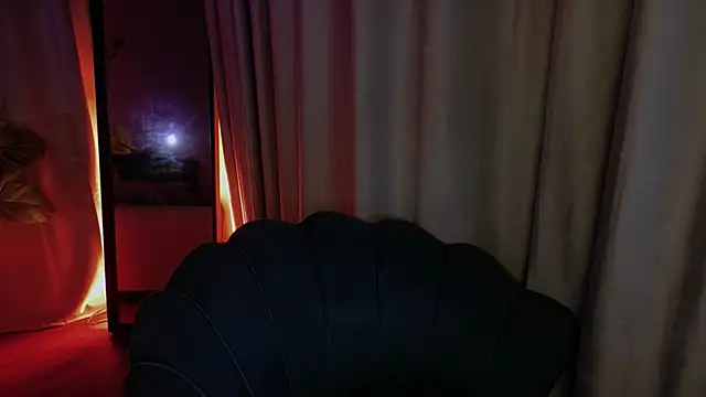 Snapshot of HazelHayesss chatting on April 28, 3:50 pm HazelHayesss online show from April 28, 3:50 pm